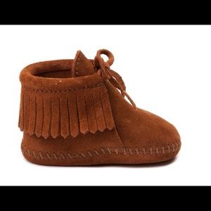 Minnetonka moccasins 6